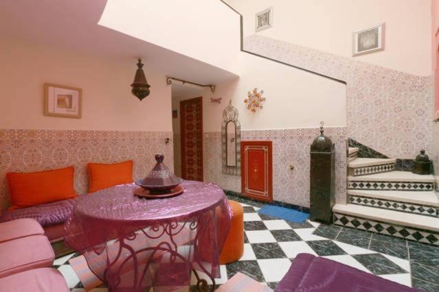 Maison Riad Traditionnel Idealement Situe A Marrakech Marakeş Dış mekan fotoğraf